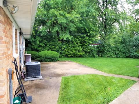 737 S Dennis Rd, Wheeling, IL 60090 photo 12
