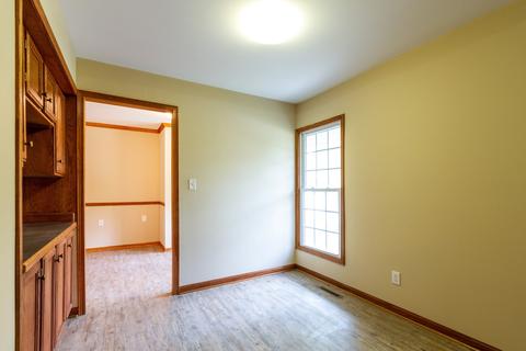 4609 Ashley Dr, Mchenry, IL 60050 photo 11