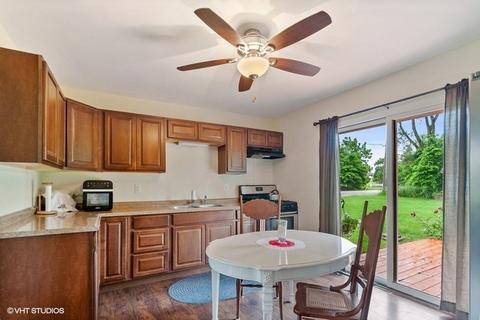 1314 Jasper Dr, Mchenry, IL 60051 photo 4