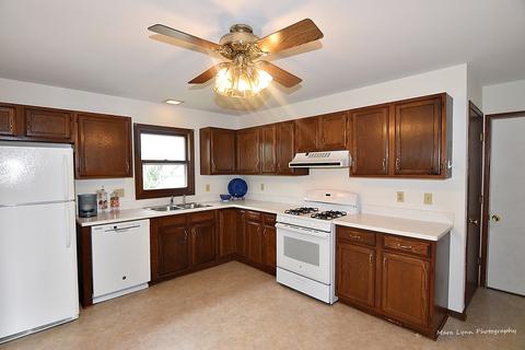 1110 Emerald Dr, Aurora, IL 60506 photo 7