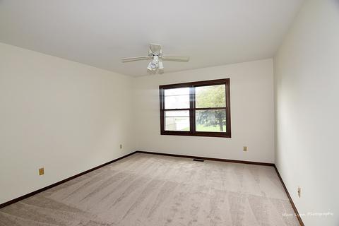 1110 Emerald Dr, Aurora, IL 60506 photo 8