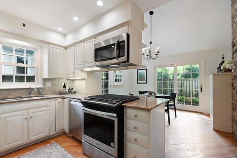 596 Cedar St, Winnetka, IL 60093 photo 9
