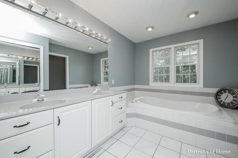 102 Crest View Ct, Minooka, IL 60447 photo 13