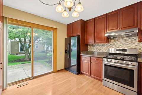 4571 Burnham Dr, Hoffman Estates, IL 60192 photo 4