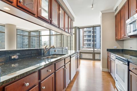 100 E 14th St #810, Chicago, IL 60605 photo 8