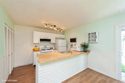 16 Timber Ter, Cary, IL 60013 photo 4