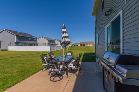 1037 Decoy Ct, Normal, IL 61761 photo 4