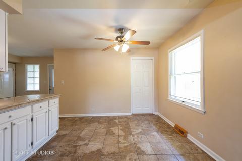 1911 Shepherd Dr, Des Plaines, IL 60018 photo 5