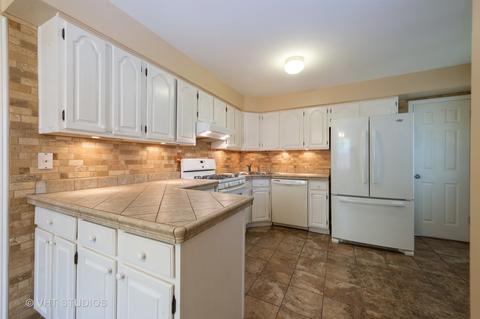 1911 Shepherd Dr, Des Plaines, IL 60018 photo 6