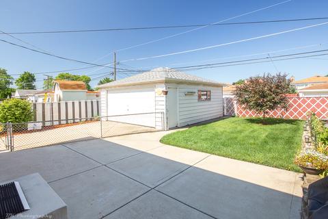 7726 Mcvicker Ave, Burbank, IL 60459 photo 3