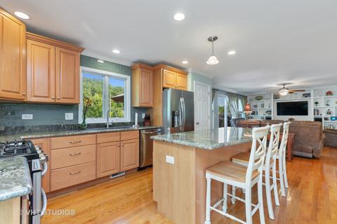 260 Beach Dr, Algonquin, IL 60102 photo 4