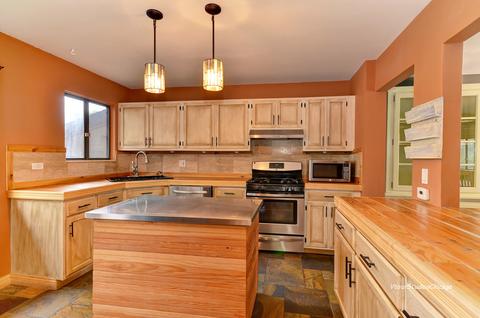 732 Circle Dr, Roselle, IL 60172 photo 5