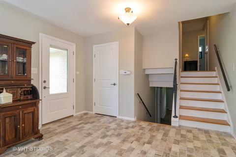 26 W147 Jerome Ave, Wheaton, IL 60187 photo 2