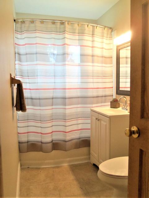 1318 Dakota Dr, Elgin, IL 60120 photo 7