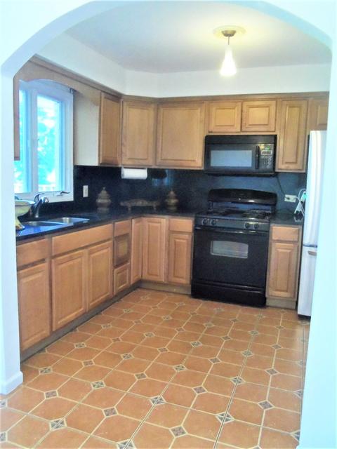 1318 Dakota Dr, Elgin, IL 60120 photo 3