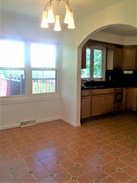 1318 Dakota Dr, Elgin, IL 60120 photo 5