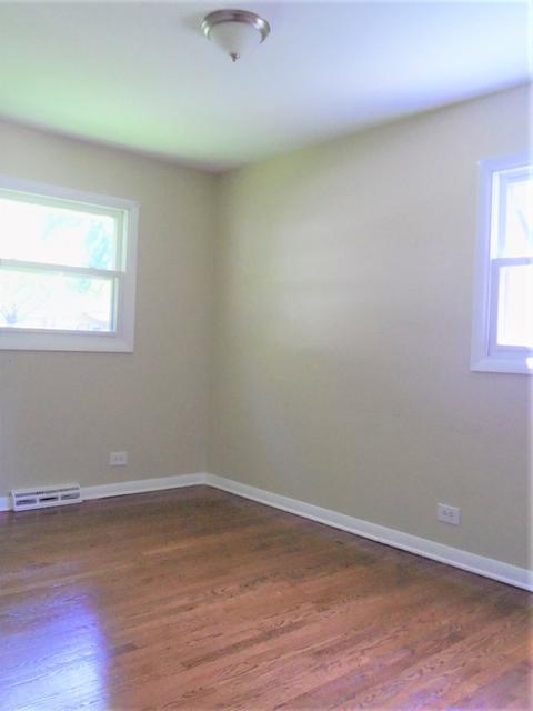 1318 Dakota Dr, Elgin, IL 60120 photo 9