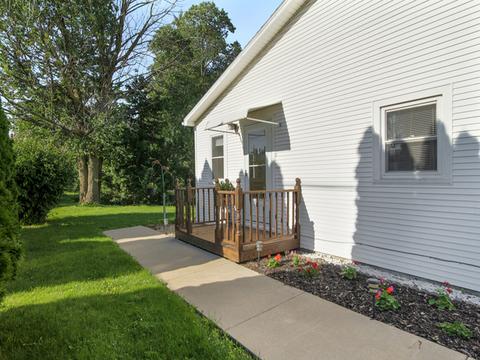 1608 Bunn St, Bloomington, IL 61701 photo 2