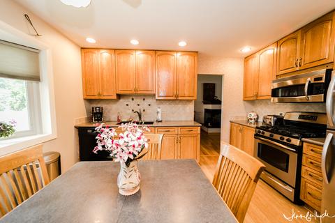 415 Michael Ct, Des Plaines, IL 60016 photo 5