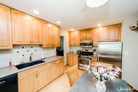 415 Michael Ct, Des Plaines, IL 60016 photo 3