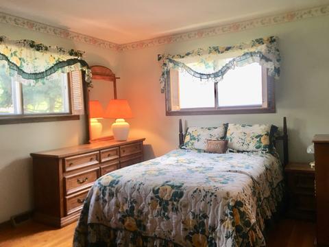 919 Webster Ln, Des Plaines, IL 60016 photo 3