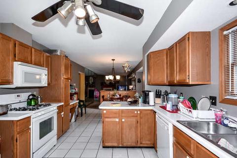 895 Red Oak Ave, Addison, IL 60101 photo 17