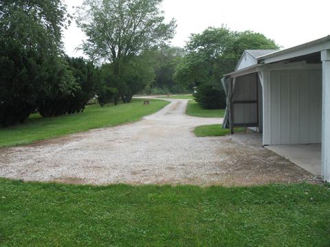 613 E North St, Clinton, IL 61727 photo 10