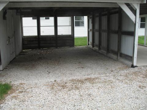 613 E North St, Clinton, IL 61727 photo 5