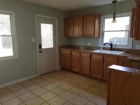 3232 Phillips Ave, Steger, IL 60475 photo 7