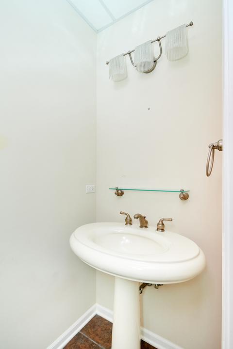 1504 Geranium Ct, Naperville, IL 60565 photo 24
