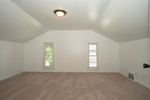 534 E Benton St, Aurora, IL 60505 photo 6