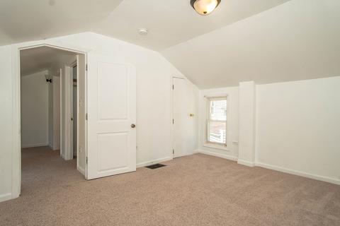 534 E Benton St, Aurora, IL 60505 photo 12