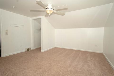 534 E Benton St, Aurora, IL 60505 photo 9