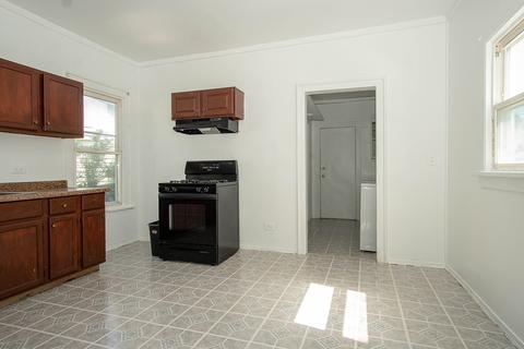 534 E Benton St, Aurora, IL 60505 photo 5