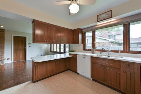 1633 Gamon Rd, Wheaton, IL 60189 photo 10