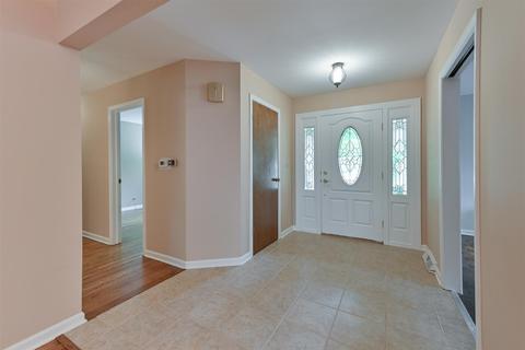 1633 Gamon Rd, Wheaton, IL 60189 photo 3