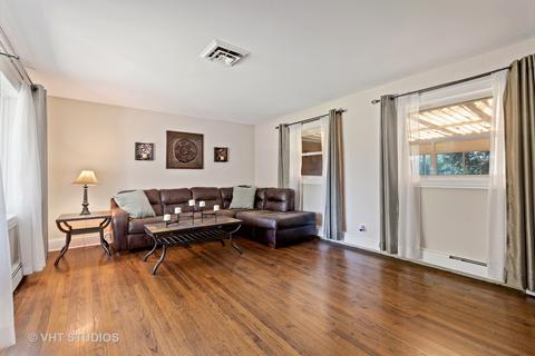 1872 Robert Ct, Aurora, IL 60506 photo 2
