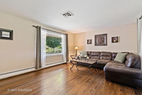 1872 Robert Ct, Aurora, IL 60506 photo 3
