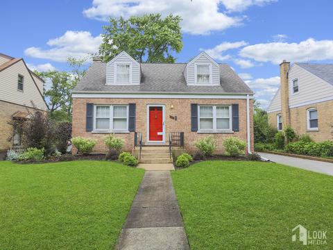 416 N Maple St, Mount Prospect, IL 60056 photo 2