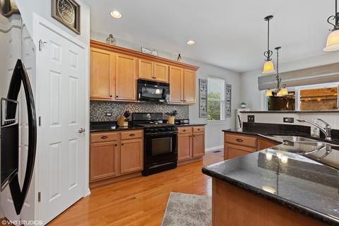 232 Prescott Ave, Elgin, IL 60124 photo 4