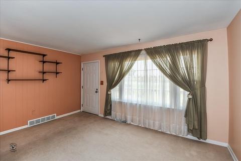 1337 E Division St, Lockport, IL 60441 photo 5