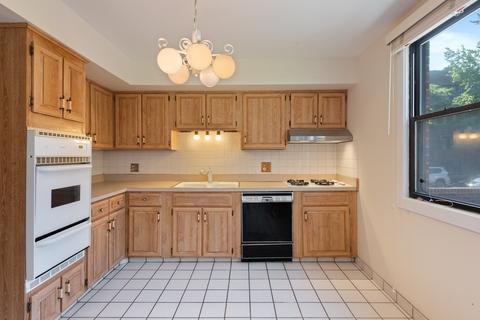 921 E 54th Pl, Chicago, IL 60615 photo 8
