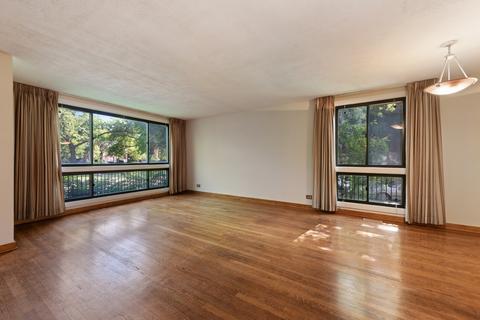 921 E 54th Pl, Chicago, IL 60615 photo 4