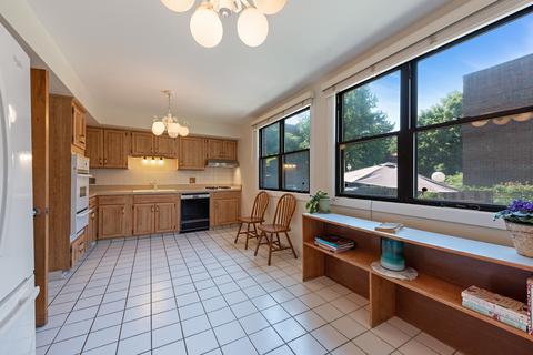 921 E 54th Pl, Chicago, IL 60615 photo 9