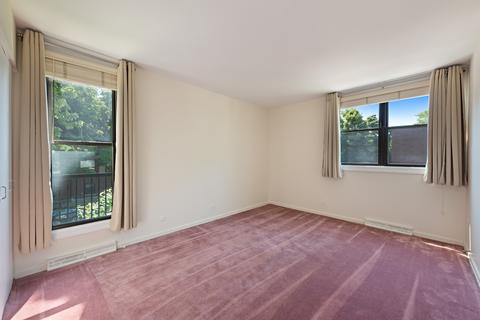 921 E 54th Pl, Chicago, IL 60615 photo 14