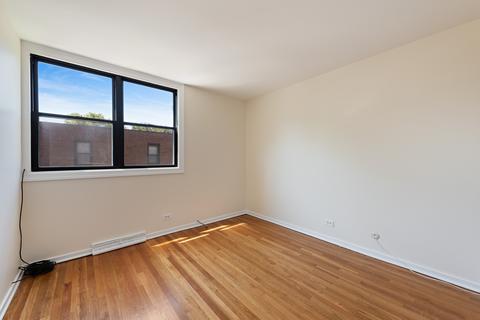 921 E 54th Pl, Chicago, IL 60615 photo 16