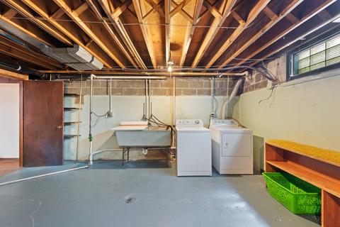 921 E 54th Pl, Chicago, IL 60615 photo 21