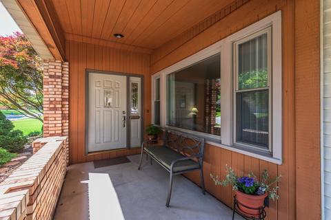 214 Hillside Ln, Bloomington, IL 61701 photo 2