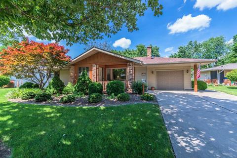 214 Hillside Ln, Bloomington, IL 61701 photo 1