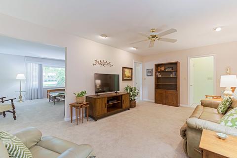 214 Hillside Ln, Bloomington, IL 61701 photo 6